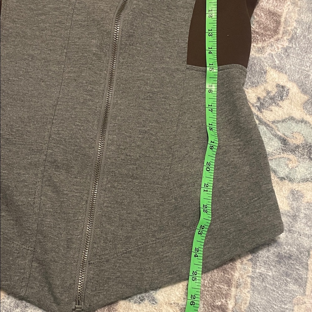 VENUS Gray‎ and Brown Women's Sweater - Picture 6 of 7